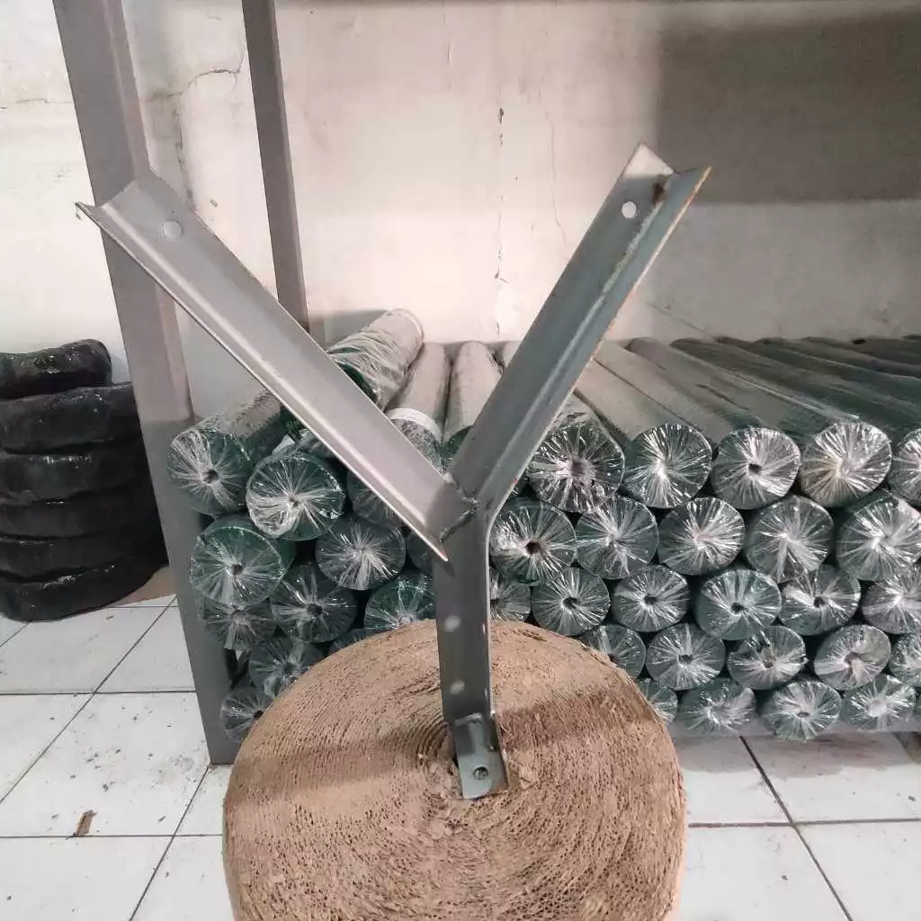 Tiang Y Galvanis Besi Siku